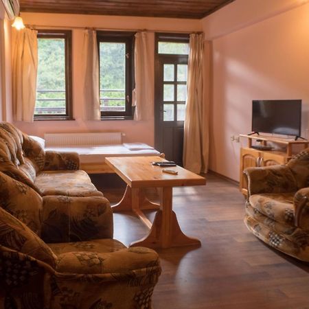 Hotel Комплекс Водопада Khrabrino Habitación foto