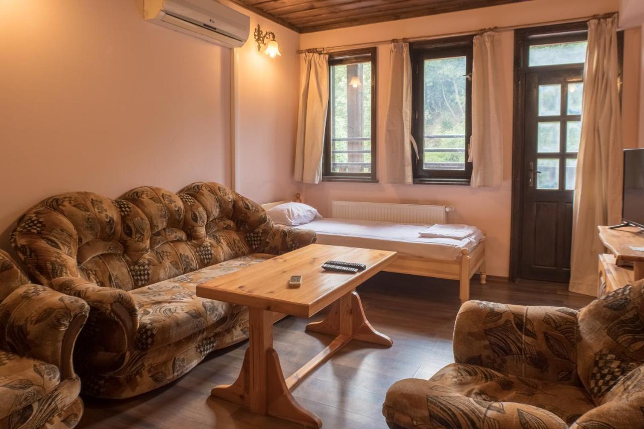 Hotel Комплекс Водопада Khrabrino Habitación foto